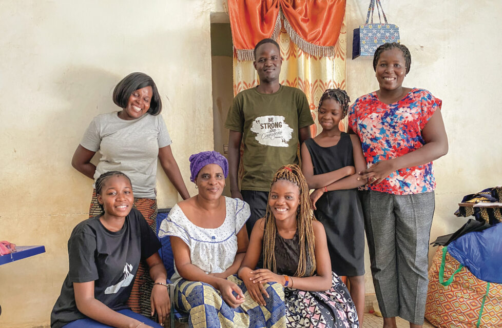 Siguiendo adelante bajo la sombra de la muerte Familia Perseguida